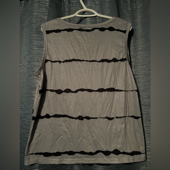 3/$15 Shein Tank Top - Picture 2 of 3